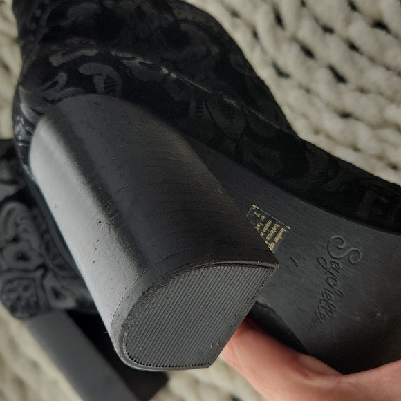 Seychelles Black Brocade Ankle Boots Heeled Size 7 - Picture 3 of 6